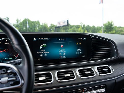 Used 2023 Mercedes-Benz GLS 450 4MATIC image 25