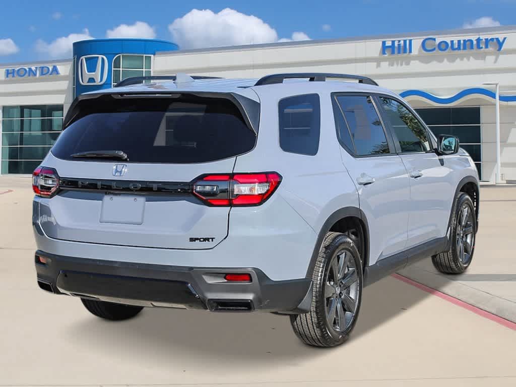 New 2026 Honda Pilot Sport image 4