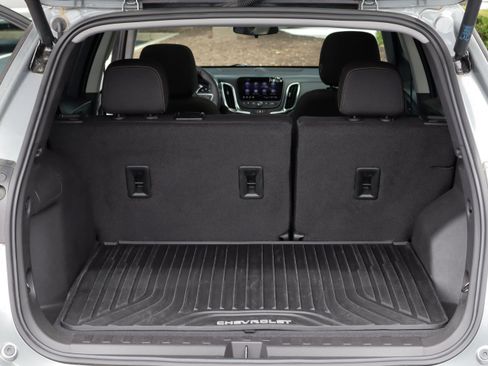 Used 2024 Chevrolet Equinox LT FWD image 31