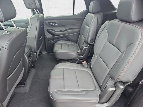 Used 2023 Chevrolet Traverse RS image 16