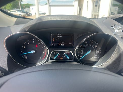 Used 2017 Ford Escape SE AWD/4WD image 19