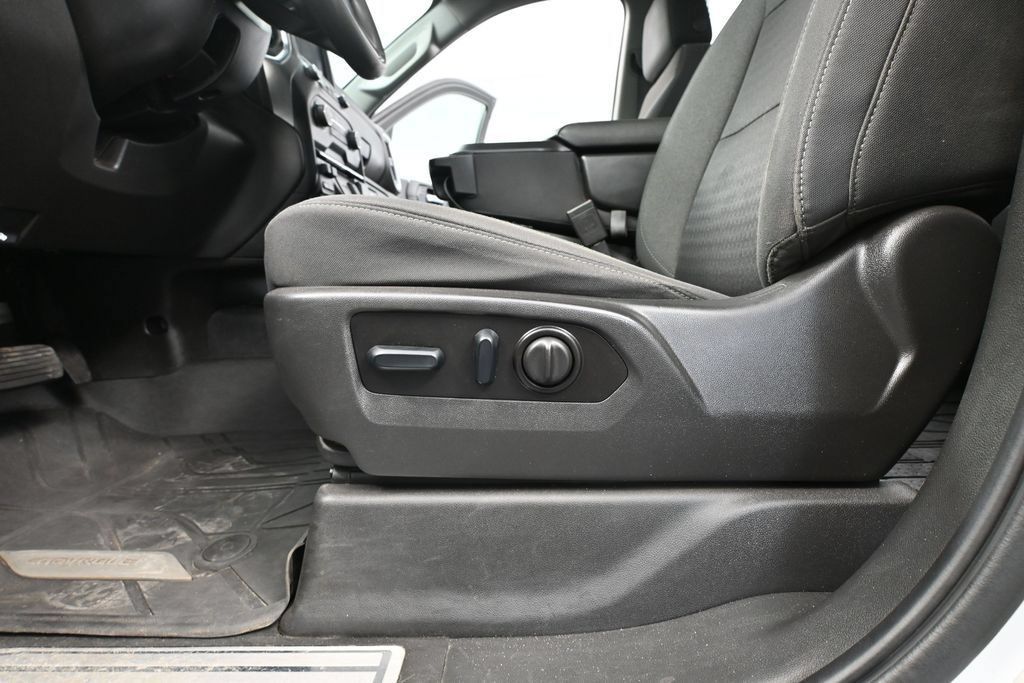 Used 2022 Chevrolet Silverado 2500 LT AWD/4WD image 16