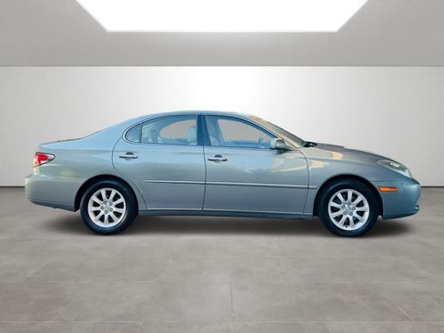 Used 2003 Lexus ES 330 FWD image 2