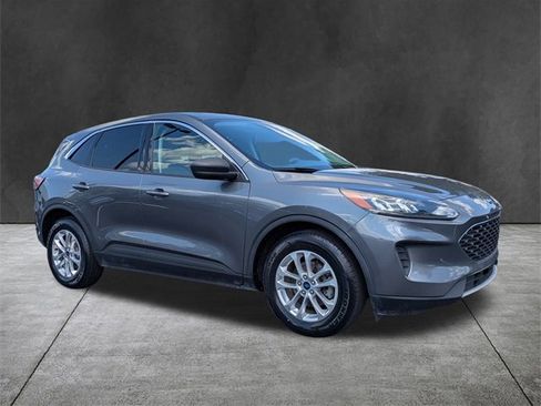 Used 2022 Ford Escape SE image 2
