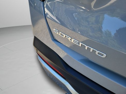 Certified 2026 Kia Sorento S FWD image 32