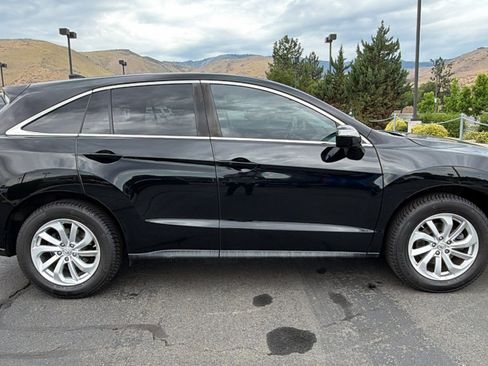 Used 2018 Acura RDX FWD image 2