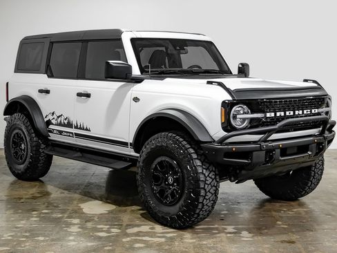 Used 2023 Ford Bronco Wildtrak AWD/4WD image 6