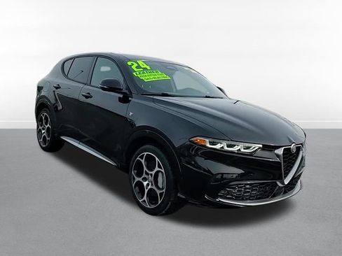 Used 2024 Alfa Romeo Tonale Ti w/ Premium Interior Package image 3