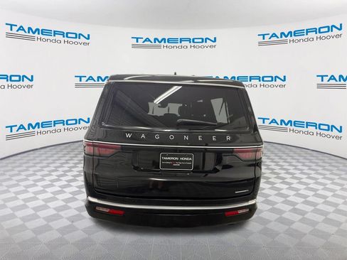 Used 2024 Jeep Wagoneer L Series II w/ Flexible Seating Group RWD image 4
