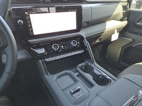 New 2026 GMC Sierra 2500 AT4X w/ LPO, Black Badging Package image 35