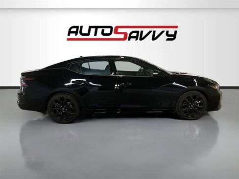 Used 2023 Nissan Maxima SR w/ Sport Mat Group image 8