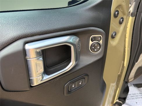 Used 2025 Jeep Gladiator Sport AWD/4WD image 24