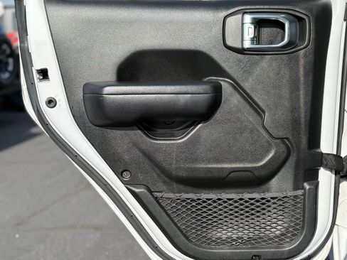 Used 2021 Jeep Wrangler Unlimited Rubicon 4xe image 39