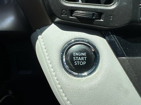 Used 2015 Toyota RAV4 Limited w/ Technology Package FWD image 21