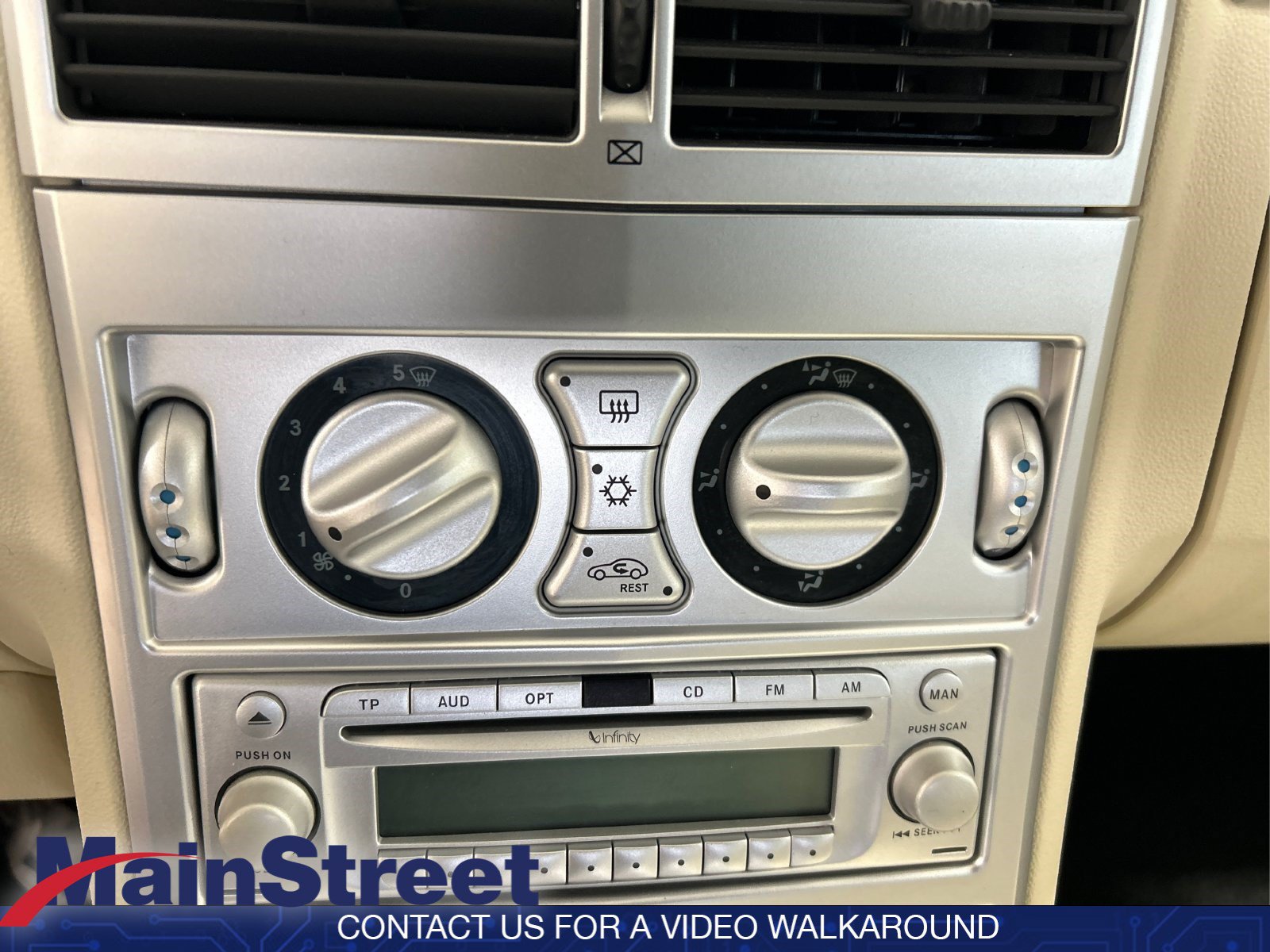 Used 2005 Chrysler Crossfire Limited RWD image 21