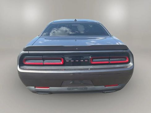 Used 2019 Dodge Challenger SXT RWD image 6