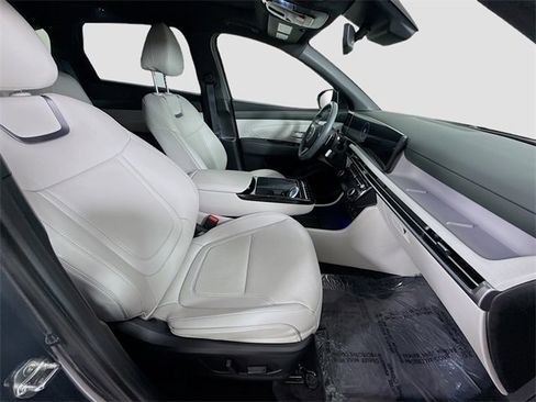 Used 2025 Hyundai Tucson Limited image 29