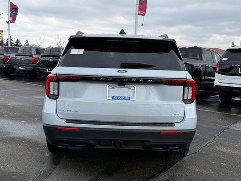New 2026 Ford Explorer Active image 7