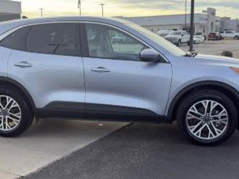 Used 2022 Ford Escape SEL image 8