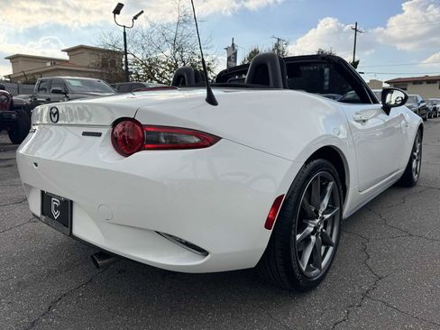 Used 2021 MAZDA MX-5 Miata Sport image 12