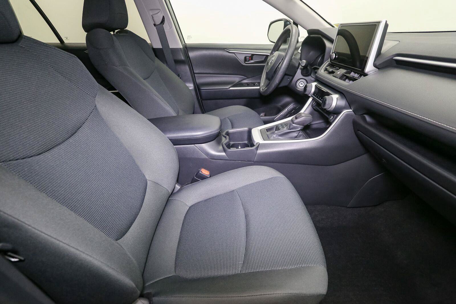 Certified 2024 Toyota RAV4 LE AWD/4WD image 18