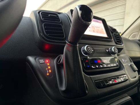 Used 2025 RAM ProMaster 2500 w/ Convenience Group image 20