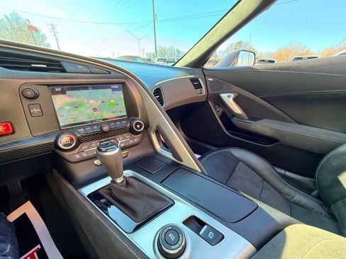 Used 2016 Chevrolet Corvette Z06 w/ 3LZ Preferred Equipment Group RWD image 38