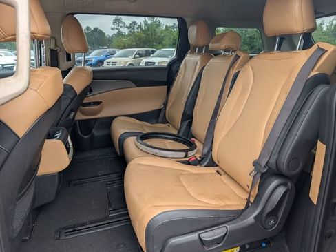 Used 2024 Kia Carnival LX FWD image 26