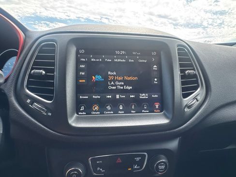 Used 2018 Jeep Compass Trailhawk w/ Leather Interior Group AWD/4WD image 40