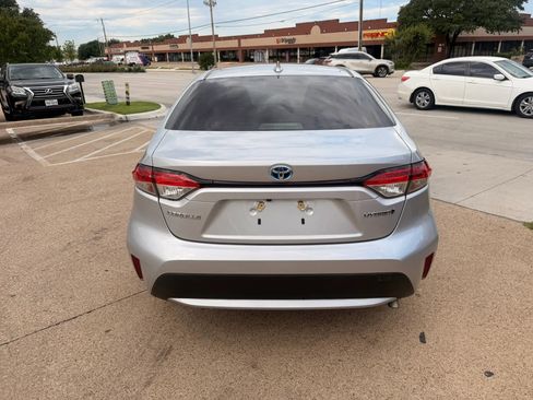 Used 2022 Toyota Corolla LE FWD image 4