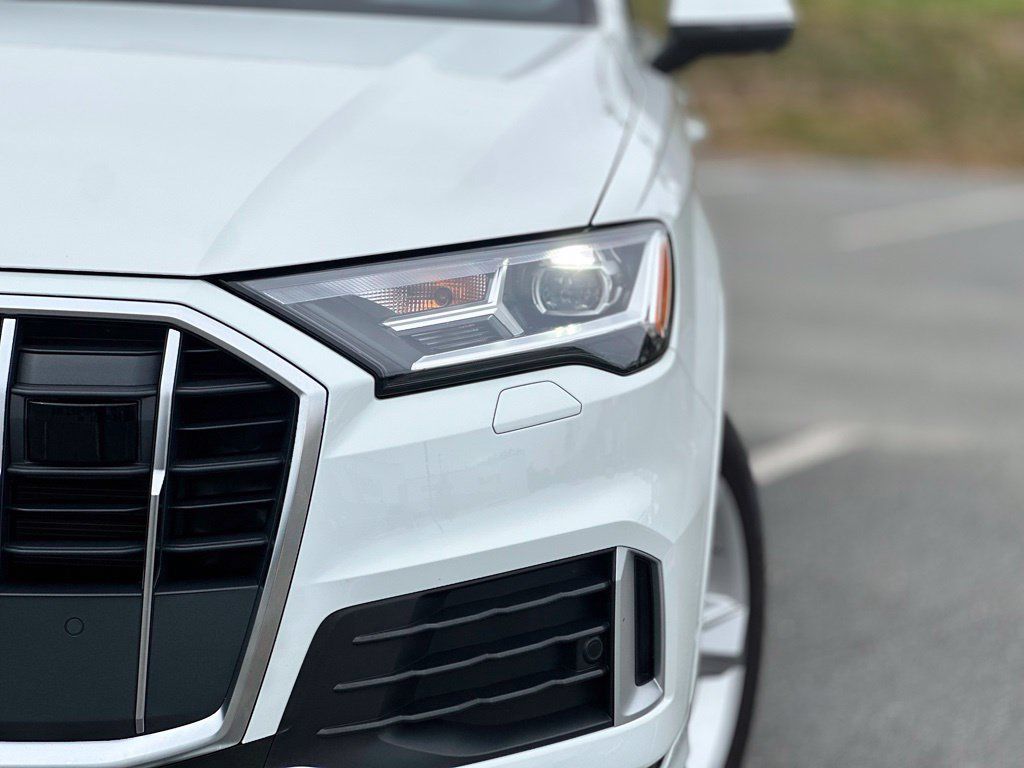 Used 2023 Audi Q7 2.0T Premium w/ Convenience Package AWD/4WD image 11