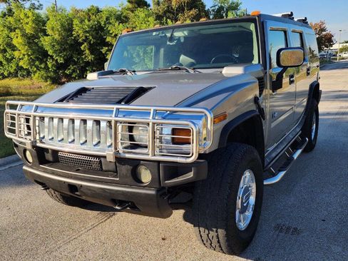 Used 2003 HUMMER H2 w/ Preferred Equipment Group image 3