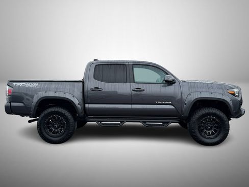 Used 2022 Toyota Tacoma TRD Sport image 5