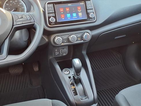Used 2025 Nissan Kicks Play S image 6