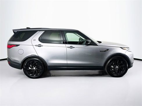 Used 2024 Land Rover Discovery S image 4
