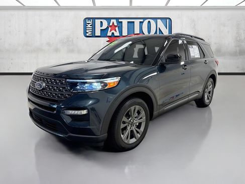Used 2022 Ford Explorer XLT w/ Equipment Group 202A RWD image 3