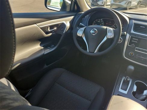 Used 2018 Nissan Altima 2.5 S w/ S Convenience Package image 12