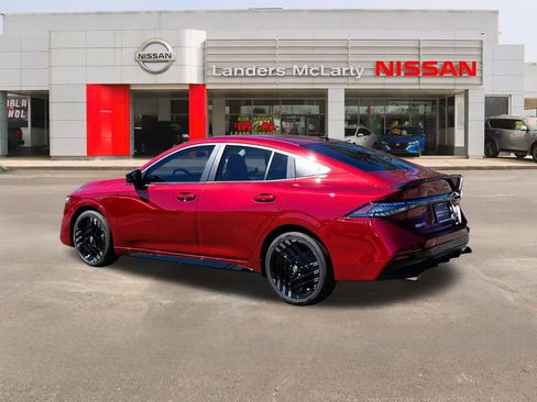 New 2026 Nissan Sentra SR w/ Floor Mat Package FWD image 5