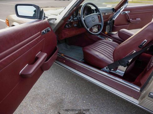 Used 1987 Mercedes-Benz 560 SL image 30