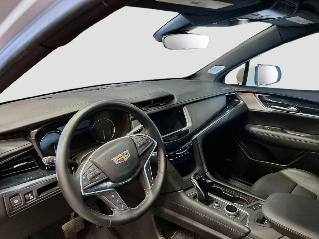 Used 2025 Cadillac XT5 Premium Luxury w/ LPO, Floor Liner Package AWD/4WD image 9
