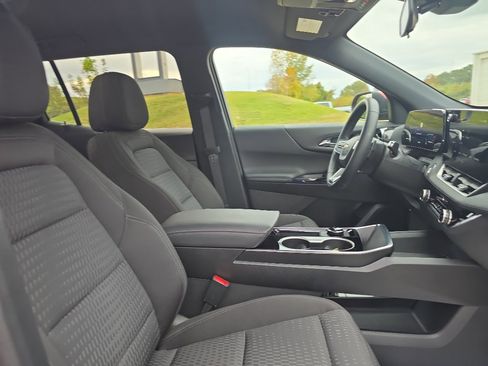 Used 2026 Chevrolet Equinox LT image 14