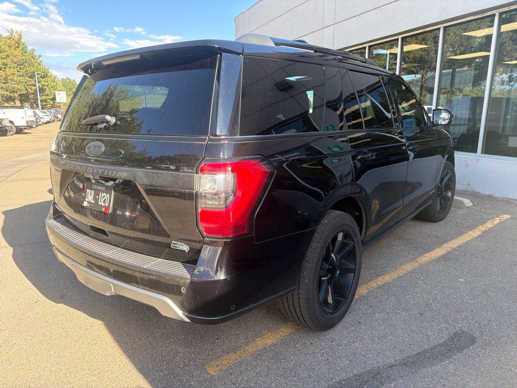 Used 2018 Ford Expedition Limited w/ Equipment Group 301A AWD/4WD image 5