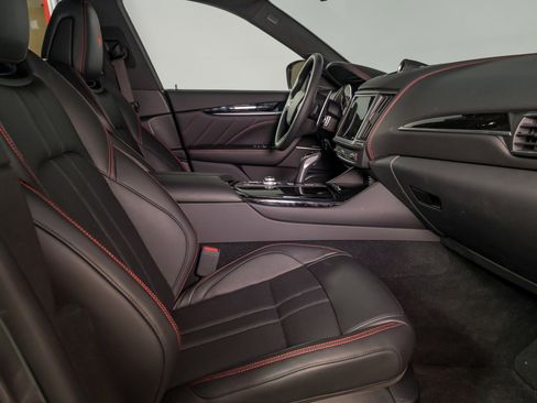 Used 2024 Maserati Levante GT Ultima image 25