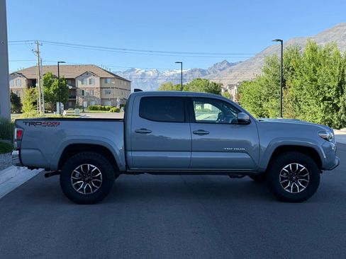 Used 2021 Toyota Tacoma TRD Sport AWD/4WD image 8