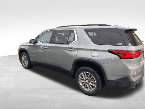 Used 2023 Chevrolet Traverse LT FWD image 3