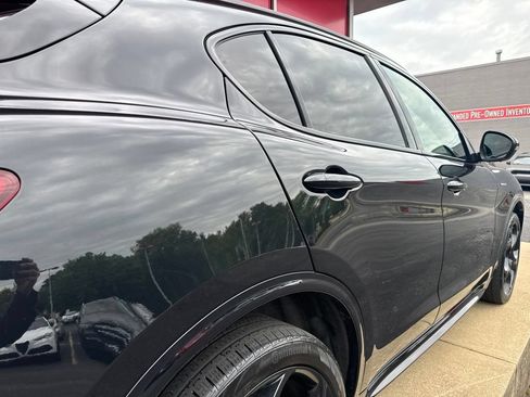 Used 2023 Alfa Romeo Stelvio Veloce AWD/4WD image 6