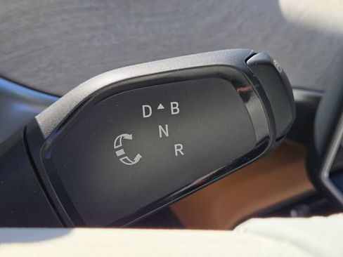 New 2025 Volkswagen ID. Buzz 1st Edition AWD/4WD image 15
