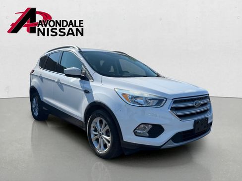 Used 2018 Ford Escape SE FWD image 4