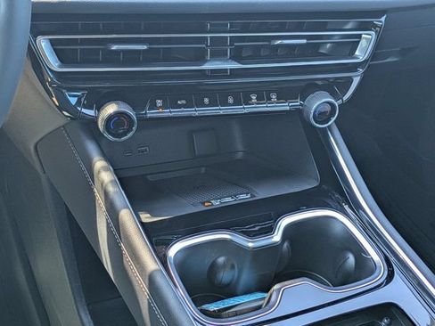 New 2026 Chevrolet Traverse High Country FWD image 22