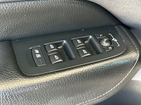 Used 2018 Volvo XC60 T6 Momentum w/ Convenience Package AWD/4WD image 13